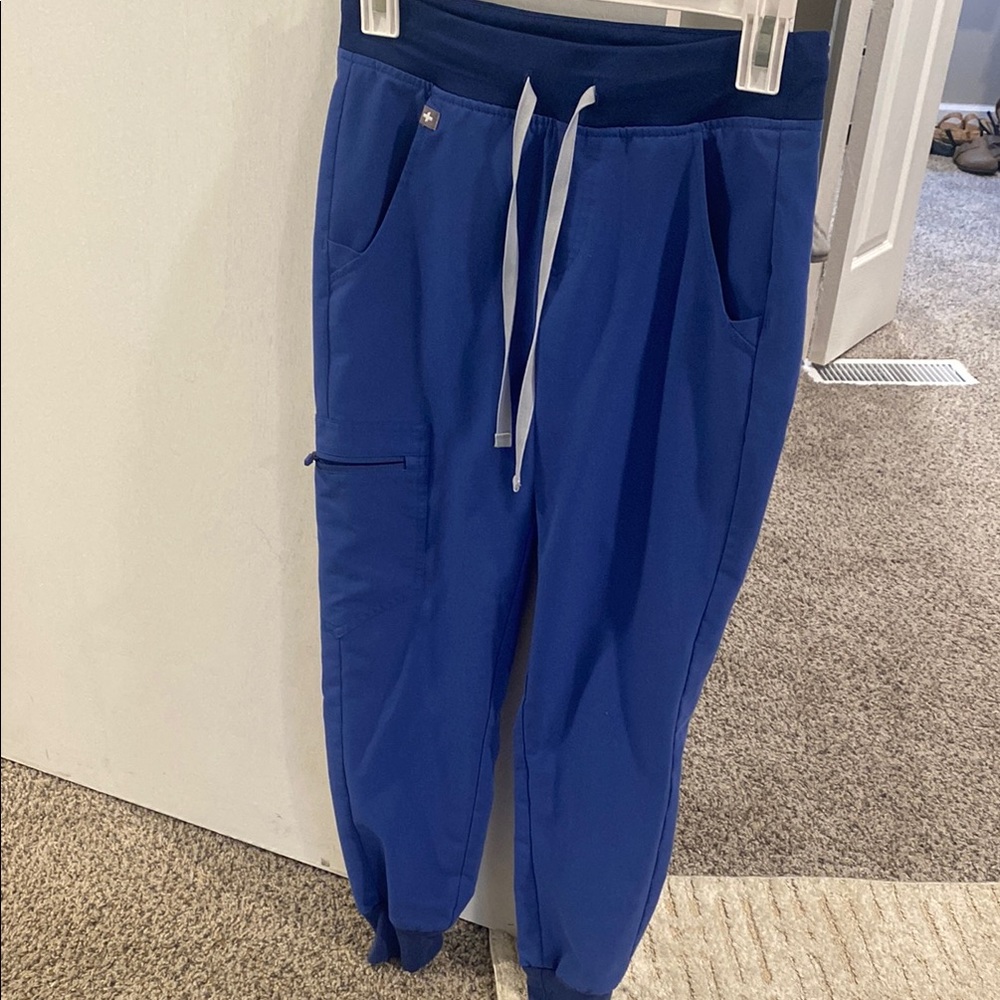 Figs blue scrub set
